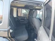 ✅ 2023 Jeep Wrangler Sport • VIN: 1C4HJXDG7PW617662 • Lot: 43875072. Wystawiony na IAAI z przebiegiem 34 124 mil. Bezpłatny archiwum sprzedaży aukcyjnych z USA i szczegółowy raport historii pojazdu na DreamBid. Zdjęcie 8.