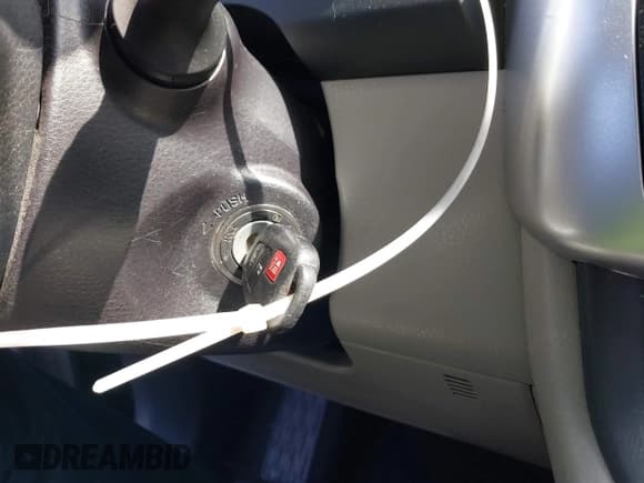 ✅ 2018 Toyota Highlander LE • VIN: 5TDBZRFH7JS809915 • Lot: 42875636. Listed on IAAI with 150,386 mi. Free auction sales archive from the USA and detailed vehicle history report at DreamBid. Image 11.