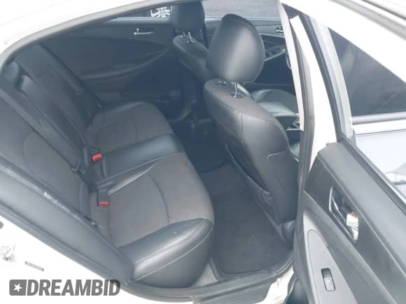 2012 Hyundai Sonata SE с VIN 5NPEC4AC5CH454149, выставлен на аукционе IAAI как лот 43547892 с пробегом 212 583 миль миль и . История ставок и продаж доступна на DreamBid. Изображение 8.