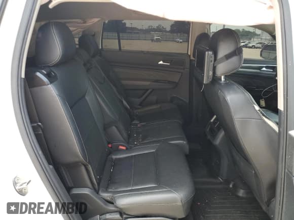 ✅ 2021 Volkswagen Atlas SE • VIN: 1V2HR2CA2MC539957 • Lot: 60367725. Listed on Copart with 117,071 mi. Free auction sales archive from the USA and detailed vehicle history report at DreamBid. Image 11.