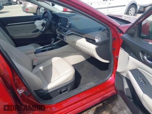 ✅ 2019 Nissan Altima SL • VIN: 1N4BL4EV6KC189353 • Lot: 43096215. Listed on IAAI with 57,265 mi. Free auction sales archive from the USA and detailed vehicle history report at DreamBid. Image 5.