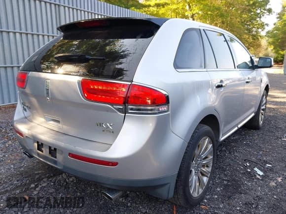 ✅ 2011 Lincoln MKX • VIN: 2LMDJ8JKXBBJ11637 • Лот: 43269283. Опубликован ранее на IAAI с пробегом 231 452 миль. Бесплатный доступ к архиву аукционных продаж из США и подробный отчёт об истории автомобиля на DreamBid. Изображение 4.