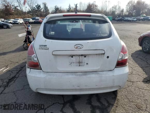 2011 Hyundai Accent GS z VIN KMHCM3AC6BU195704, wystawiony jako Copart lot #78000554 z przebiegiem 155 856 mil mil oraz Czysty tytuł • Clean title. Historia ofert i sprzedaży dostępna na DreamBid. Obrazek 6.