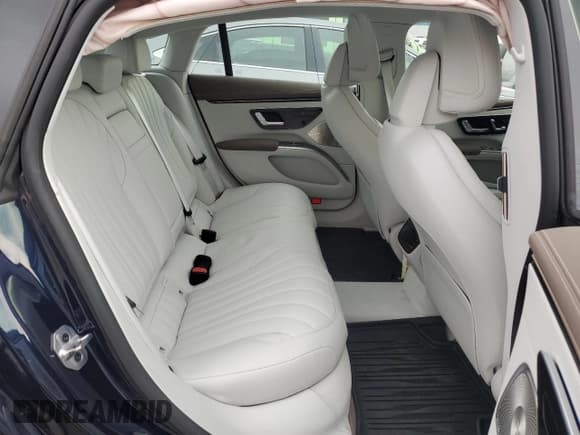 ✅ 2022 Mercedes-Benz EQS 450+ • VIN: W1KCG2DB3NA017785 • Lot: 81655013. Listed on Copart with Not provided. Free auction sales archive from the USA and detailed vehicle history report at DreamBid. Image 10.