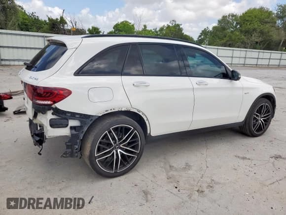 ✅ 2022 Mercedes-Benz GLC 43 AMG • VIN: W1N0G6EB2NV371561 • Lot: 64830605. Wystawiony na Copart z przebiegiem 56 698 mil. Bezpłatny archiwum sprzedaży aukcyjnych z USA i szczegółowy raport historii pojazdu na DreamBid. Zdjęcie 3.