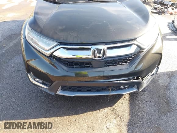 ✅ 2018 Honda CR-V Touring • VIN: 7FARW2H90JE052921 • Lot: 43671364. Listed on IAAI with 101,261 mi. Free auction sales archive from the USA and detailed vehicle history report at DreamBid. Image 6.