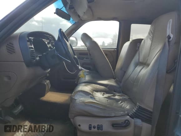 ✅ 1998 Dodge RAM • VIN: 3B7KC22W7WG155842 • Lot: 92697315. Listed on Copart with 192,933 mi. Free auction sales archive from the USA and detailed vehicle history report at DreamBid. Image 7.