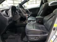 ✅ 2018 Toyota RAV4 SE • VIN: 2T3JFREV5JW718779 • Lot: 90089275. Listed on Copart with 29,765 mi. Free auction sales archive from the USA and detailed vehicle history report at DreamBid. Image 7.