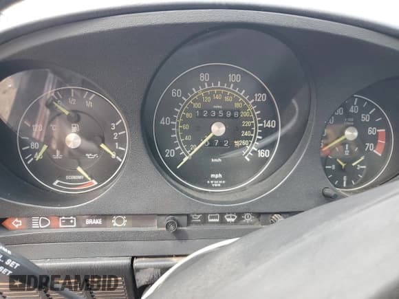 ✅ 1987 Mercedes-Benz 560 SL • VIN: WDBBA48D0HA074043 • Lot: 65358535. Listed on Copart with 123,596 mi. Free auction sales archive from the USA and detailed vehicle history report at DreamBid. Image 9.