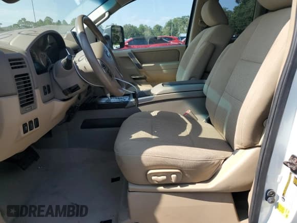 ✅ 2014 Nissan Titan SV • VIN: 1N6BA0CC1EN504639 • Lot: 68524534. Wystawiony na Copart z przebiegiem 154 726 mil. Bezpłatny archiwum sprzedaży aukcyjnych z USA i szczegółowy raport historii pojazdu na DreamBid. Zdjęcie 7.