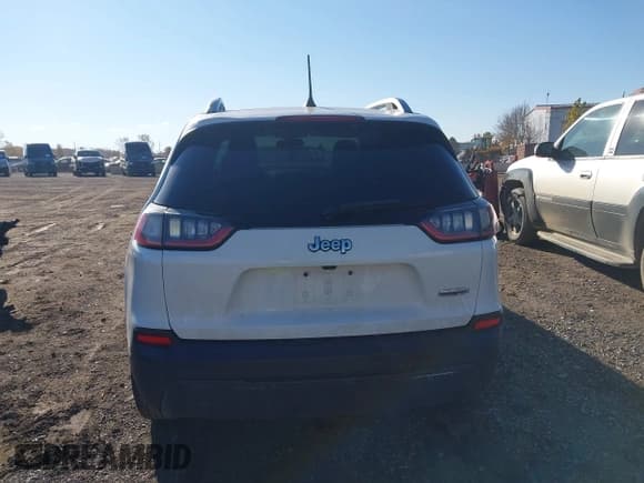 ✅ 2019 Jeep Cherokee Latitude Plus • VIN: 1C4PJLLB0KD202259 • Lot: 43523124. Wystawiony na IAAI z przebiegiem 139 184 mil. Bezpłatny archiwum sprzedaży aukcyjnych z USA i szczegółowy raport historii pojazdu na DreamBid. Zdjęcie 16.