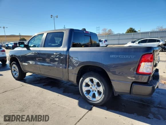 ✅ 2022 Ram 1500 Big Horn • VIN: 1C6RRFFG4NN429695 • Lot: 90132935. Wystawiony na Copart z przebiegiem 60 545 mil. Bezpłatny archiwum sprzedaży aukcyjnych z USA i szczegółowy raport historii pojazdu na DreamBid. Zdjęcie 2.