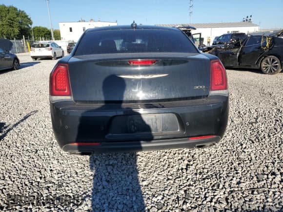 ✅ 2017 Chrysler 300 S Alloy Edition • VIN: 2C3CCABG5HH506374 • Lot: 69860615. Listed on Copart with 101,613 mi. Free auction sales archive from the USA and detailed vehicle history report at DreamBid. Image 6.