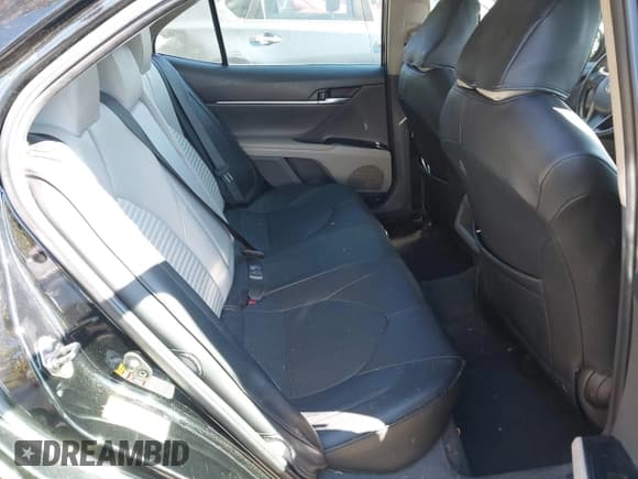 ✅ 2019 Toyota Camry SE • VIN: 4T1B11HK5KU211784 • Lot: 43448241. Wystawiony na IAAI z przebiegiem 92 713 mil. Bezpłatny archiwum sprzedaży aukcyjnych z USA i szczegółowy raport historii pojazdu na DreamBid. Zdjęcie 8.