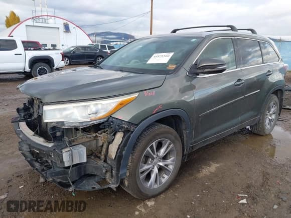 ✅ 2015 Toyota Highlander XLE • VIN: 5TDJKRFHXFS193795 • Lot: 43571322. Wystawiony na IAAI z przebiegiem 170 200 mil. Bezpłatny archiwum sprzedaży aukcyjnych z USA i szczegółowy raport historii pojazdu na DreamBid. Zdjęcie 2.