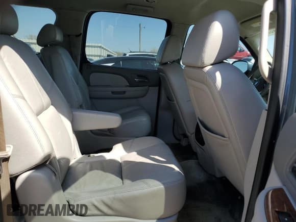 ✅ 2008 Chevrolet Suburban 3LT • VIN: 3GNFC16078G117815 • Лот: 91306655. Опубликован ранее на Copart с пробегом 190 258 миль. Бесплатный доступ к архиву аукционных продаж из США и подробный отчёт об истории автомобиля на DreamBid. Изображение 11.