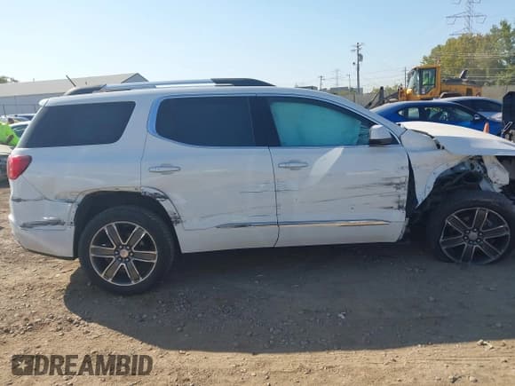 ✅ 2019 GMC Acadia Denali • VIN: 1GKKNXLS9KZ186477 • Lot: 43193652. Listed on IAAI with 80,193 mi. Free auction sales archive from the USA and detailed vehicle history report at DreamBid. Image 13.