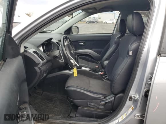 ✅ 2012 Mitsubishi Outlander SE • VIN: JA4AS3AW2CU029347 • Lot: 50586415. Wystawiony na Copart z przebiegiem 67 937 mil. Bezpłatny archiwum sprzedaży aukcyjnych z USA i szczegółowy raport historii pojazdu na DreamBid. Zdjęcie 7.