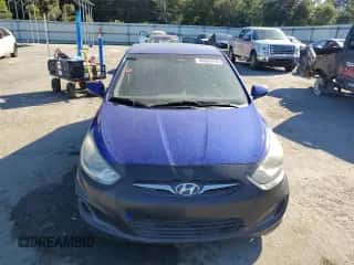 2014 Hyundai Accent GLS z VIN KMHCT4AE1EU647671, wystawiony jako Copart lot #90034745 z przebiegiem 213 953 mil mil oraz Czysty tytuł • Clean title. Historia ofert i sprzedaży dostępna na DreamBid. Obrazek 5.