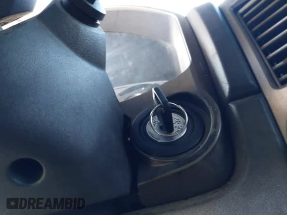 ✅ 2004 Nissan Titan LE • VIN: 1N6AA07B74N525703 • Lot: 42572763. Listed on IAAI with Not provided. Free auction sales archive from the USA and detailed vehicle history report at DreamBid. Image 11.