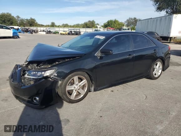 ✅ 2014 Toyota Camry SE • VIN: 4T1BF1FK4EU338129 • Lot: 91799155. Wystawiony na Copart z przebiegiem 173 403 mil. Bezpłatny archiwum sprzedaży aukcyjnych z USA i szczegółowy raport historii pojazdu na DreamBid. Zdjęcie 1.