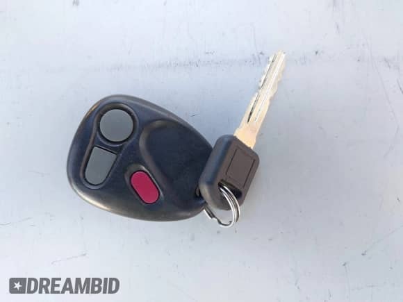 2006 GMC Sierra 1500 SL with VIN 2GTEC13V961213861, listed as a IAAI auction lot 43417439 with 215,402 mi miles and . Bid and sale history available at DreamBid. Image 11.