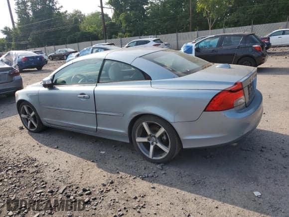 ✅ 2011 Volvo C70 • VIN: YV1672MC2BJ114322 • Lot: 67857615. Listed on Copart with 107,582 mi. Free auction sales archive from the USA and detailed vehicle history report at DreamBid. Image 2.