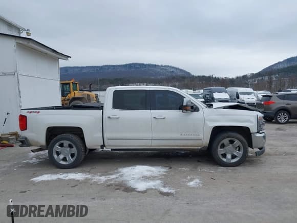 ✅ 2017 Chevrolet Silverado 1500 LTZ • VIN: 3GCUKSEJ7HG444797 • Lot: 43865776. Wystawiony na IAAI z przebiegiem 107 980 mil. Bezpłatny archiwum sprzedaży aukcyjnych z USA i szczegółowy raport historii pojazdu na DreamBid. Zdjęcie 13.