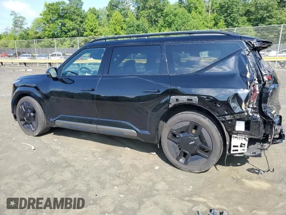 ✅ 2024 Kia EV9 GT-Line • VIN: KNDAEFS5XR6020316 • Lot: 58296795. Wystawiony na Copart z przebiegiem 17 147 mil. Bezpłatny archiwum sprzedaży aukcyjnych z USA i szczegółowy raport historii pojazdu na DreamBid. Zdjęcie 2.