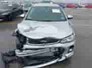 2020 Chevrolet Sonic LT z VIN 1G1JD6SB0L4136676, wystawiony jako IAAI lot #41967910 z przebiegiem 25 805 mil mil oraz . Historia ofert i sprzedaży dostępna na DreamBid. Obrazek 6.