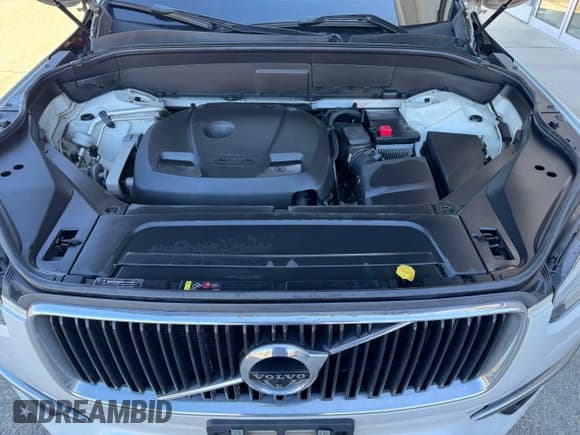 ✅ 2017 Volvo XC90 Momentum • VIN: YV4A22PK4H1126799 • Lot: 47779275. Wystawiony na Copart z przebiegiem 193 815 mil. Bezpłatny archiwum sprzedaży aukcyjnych z USA i szczegółowy raport historii pojazdu na DreamBid. Zdjęcie 7.