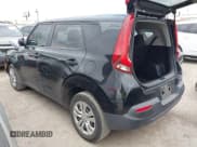 ✅ 2021 Kia Soul LX • VIN: KNDJ22AU3M7126880 • Лот: 41080052. Опубликован ранее на IAAI с пробегом 45 870 миль. Бесплатный доступ к архиву аукционных продаж из США и подробный отчёт об истории автомобиля на DreamBid. Изображение 3.