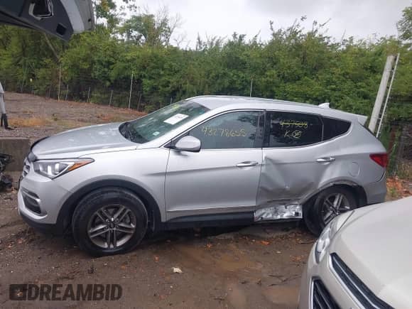 2017 Hyundai Santa Fe 2.4L z VIN 5XYZT3LB1HG437508, wystawiony jako IAAI lot #43278655 z przebiegiem 104 863 mil mil oraz . Historia ofert i sprzedaży dostępna na DreamBid. Obrazek 14.