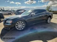 ✅ 2014 Chrysler 300 C • VIN: 2C3CCAET9EH382825 • Лот: 82711195. Опубликован ранее на Copart с пробегом 140 233 миль. Бесплатный доступ к архиву аукционных продаж из США и подробный отчёт об истории автомобиля на DreamBid. Изображение 1.