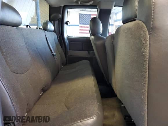 ✅ 2006 Chevrolet Silverado 1500 LS • VIN: 2GCEK19B861135914 • Lot: 75017414. Wystawiony na Copart z przebiegiem 183 185 mil mil. Skorzystaj z bezpłatnego archiwum sprzedaży aukcyjnych z USA i zobacz szczegółowy raport historii pojazdu na DreamBid. Zdjęcie 11.