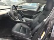 ✅ 2023 Tesla Model 3 Long Range • VIN: 5YJ3E1EBXPF618985 • Lot: 56988765. Wystawiony na Copart z przebiegiem 32 559 mil. Bezpłatny archiwum sprzedaży aukcyjnych z USA i szczegółowy raport historii pojazdu na DreamBid. Zdjęcie 7.