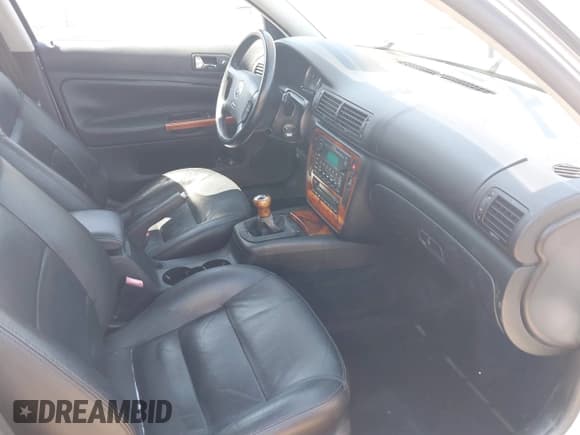 ✅ 2003 Volkswagen Passat GLX • VIN: WVWRH63B83P244796 • Lot: 42228440. Listed on IAAI with 127,068 mi. Free auction sales archive from the USA and detailed vehicle history report at DreamBid. Image 5.