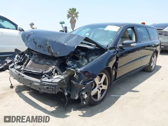 ✅ 2007 Volvo V70 • VIN: YV1SJ527272622489 • Lot: 42441758. Listed on IAAI with Not provided. Free auction sales archive from the USA and detailed vehicle history report at DreamBid. Image 2.