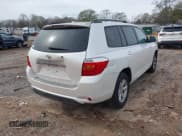 ✅ 2010 Toyota Highlander • VIN: 5TDZK3EHXAS015962 • Lot: 43729861. Wystawiony na IAAI z przebiegiem 235 990 mil. Bezpłatny archiwum sprzedaży aukcyjnych z USA i szczegółowy raport historii pojazdu na DreamBid. Zdjęcie 4.