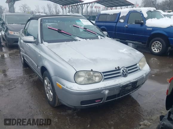 ✅ 2002 Volkswagen Cabriolet GLX • VIN: 3VWDC21V82M810357 • Lot: 41554840. Wystawiony na IAAI z przebiegiem 120 737 mil. Bezpłatny archiwum sprzedaży aukcyjnych z USA i szczegółowy raport historii pojazdu na DreamBid. Zdjęcie 12.