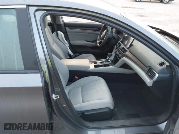 ✅ 2018 Honda Accord EX • VIN: 1HGCV1F4XJA004939 • Lot: 43448191. Wystawiony na IAAI z przebiegiem 68 406 mil. Bezpłatny archiwum sprzedaży aukcyjnych z USA i szczegółowy raport historii pojazdu na DreamBid. Zdjęcie 5.