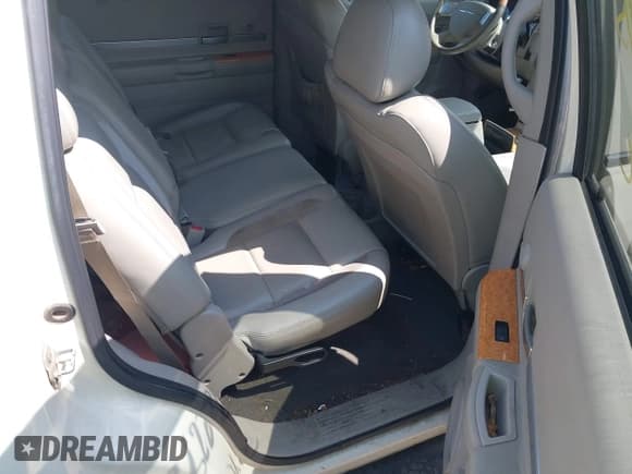 ✅ 2008 Chrysler Aspen Limited • VIN: 1A8HW58268F119113 • Lot: 42862225. Wystawiony na IAAI z przebiegiem 190 460 mil. Bezpłatny archiwum sprzedaży aukcyjnych z USA i szczegółowy raport historii pojazdu na DreamBid. Zdjęcie 8.