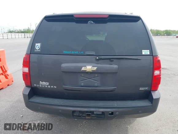 ✅ 2011 Chevrolet Suburban LT • VIN: 1GNSCJE03BR255374 • Лот: 41909327. Опубликован ранее на IAAI с пробегом 279 698 миль. Бесплатный доступ к архиву аукционных продаж из США и подробный отчёт об истории автомобиля на DreamBid. Изображение 16.