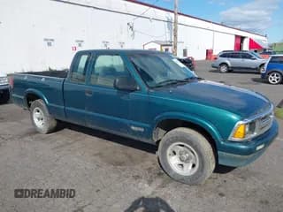 ✅ 1997 Chevrolet S-10 LS • VIN: 1GCCS19X4V8209750 • Лот: 41935606. Опубликован ранее на IAAI с пробегом 222 261 миль. Бесплатный доступ к архиву аукционных продаж из США и подробный отчёт об истории автомобиля на DreamBid. Изображение 1.