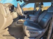 ✅ 2022 Chevrolet Silverado 1500 LT Trail Boss • VIN: 3GCPYFED9NG107136 • Lot: 90358475. Wystawiony na Copart z przebiegiem 62 544 mil. Bezpłatny archiwum sprzedaży aukcyjnych z USA i szczegółowy raport historii pojazdu na DreamBid. Zdjęcie 7.