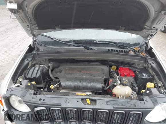 ✅ 2018 Jeep Renegade Trailhawk • VIN: ZACCJBCB8JPJ02478 • Lot: 43793592. Wystawiony na IAAI z przebiegiem 102 846 mil. Bezpłatny archiwum sprzedaży aukcyjnych z USA i szczegółowy raport historii pojazdu na DreamBid. Zdjęcie 10.