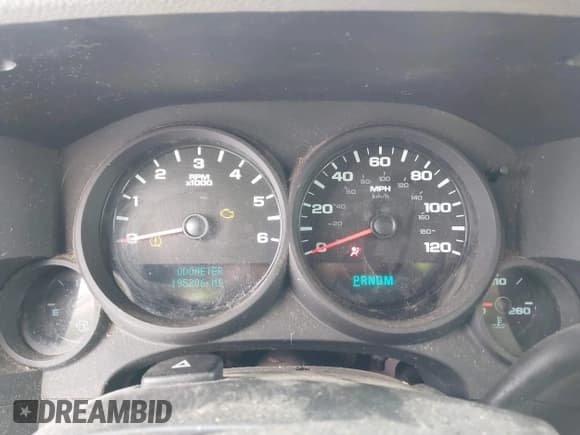 ✅ 2012 Chevrolet Silverado 1500 Work Truck • VIN: 1GCRKPE70CZ180290 • Lot: 43831315. Wystawiony na IAAI z przebiegiem 195 206 mil. Bezpłatny archiwum sprzedaży aukcyjnych z USA i szczegółowy raport historii pojazdu na DreamBid. Zdjęcie 7.