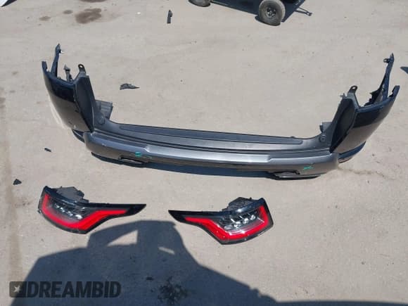 ✅ 2020 Land Rover Range Rover Sport HSE • VIN: SALWR2SU6LA884514 • Lot: 42420304. Listed on IAAI with 89,760 mi. Free auction sales archive from the USA and detailed vehicle history report at DreamBid. Image 12.