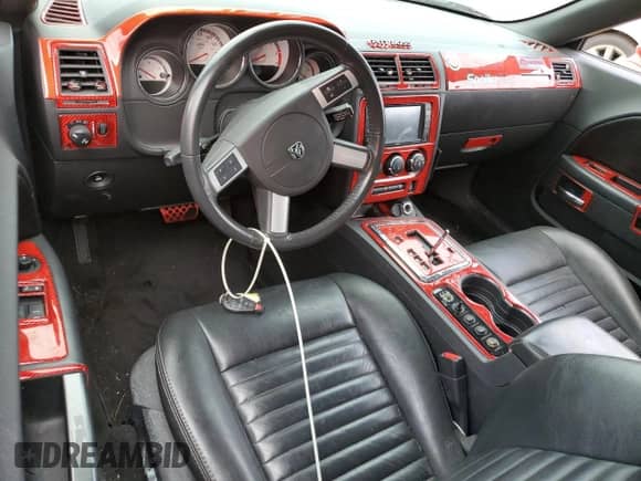 2010 Dodge Challenger R/T z VIN 2B3CJ5DT2AH146295, wystawiony jako Copart lot #74652604 z przebiegiem Nie podano mil oraz Szkoda całkowita • Salvage title. Historia ofert i sprzedaży dostępna na DreamBid. Obrazek 8.