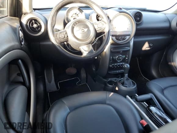 ✅ 2012 MINI Countryman • VIN: WMWZB3C53CWM04015 • Lot: 86524475. Listed on Copart with 103,008 mi. Free auction sales archive from the USA and detailed vehicle history report at DreamBid. Image 8.
